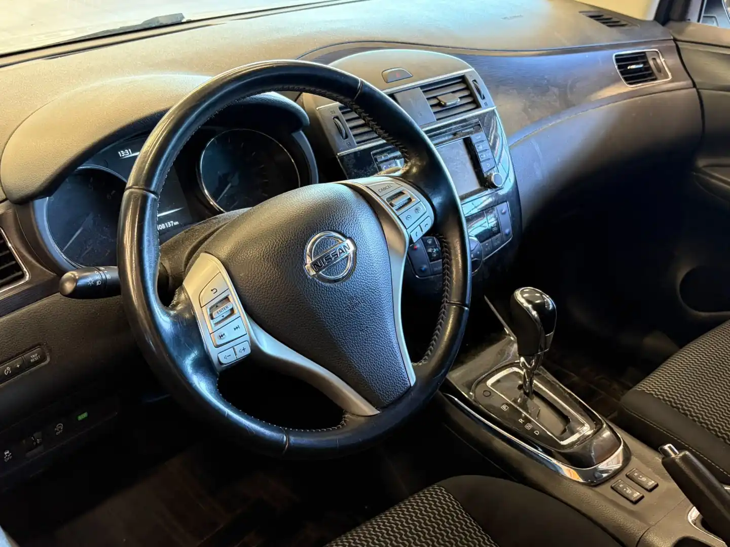car-image