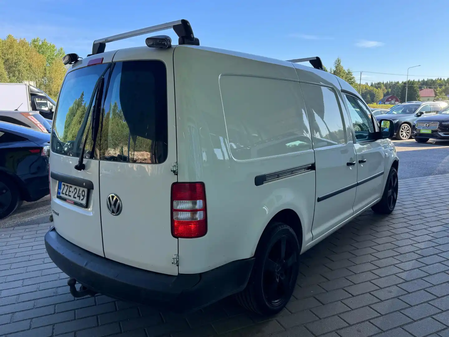 car-image