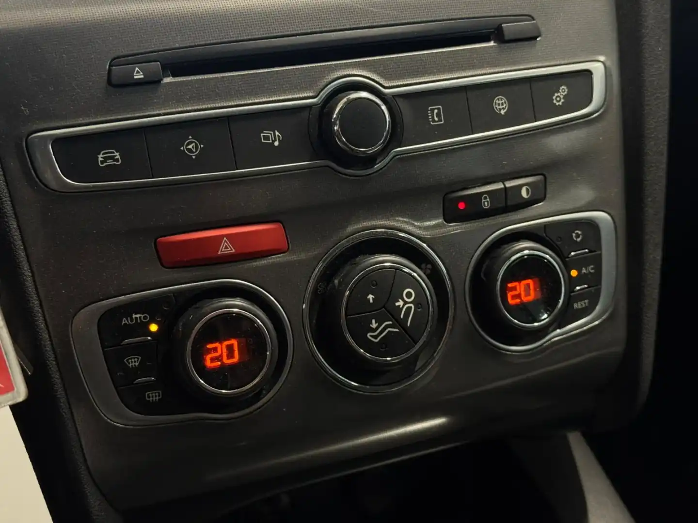 car-image