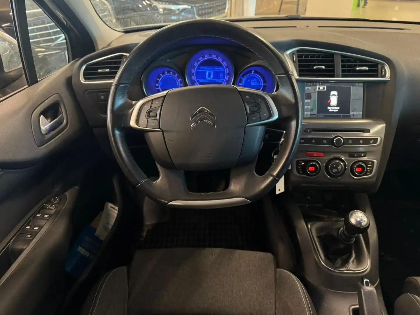 car-image