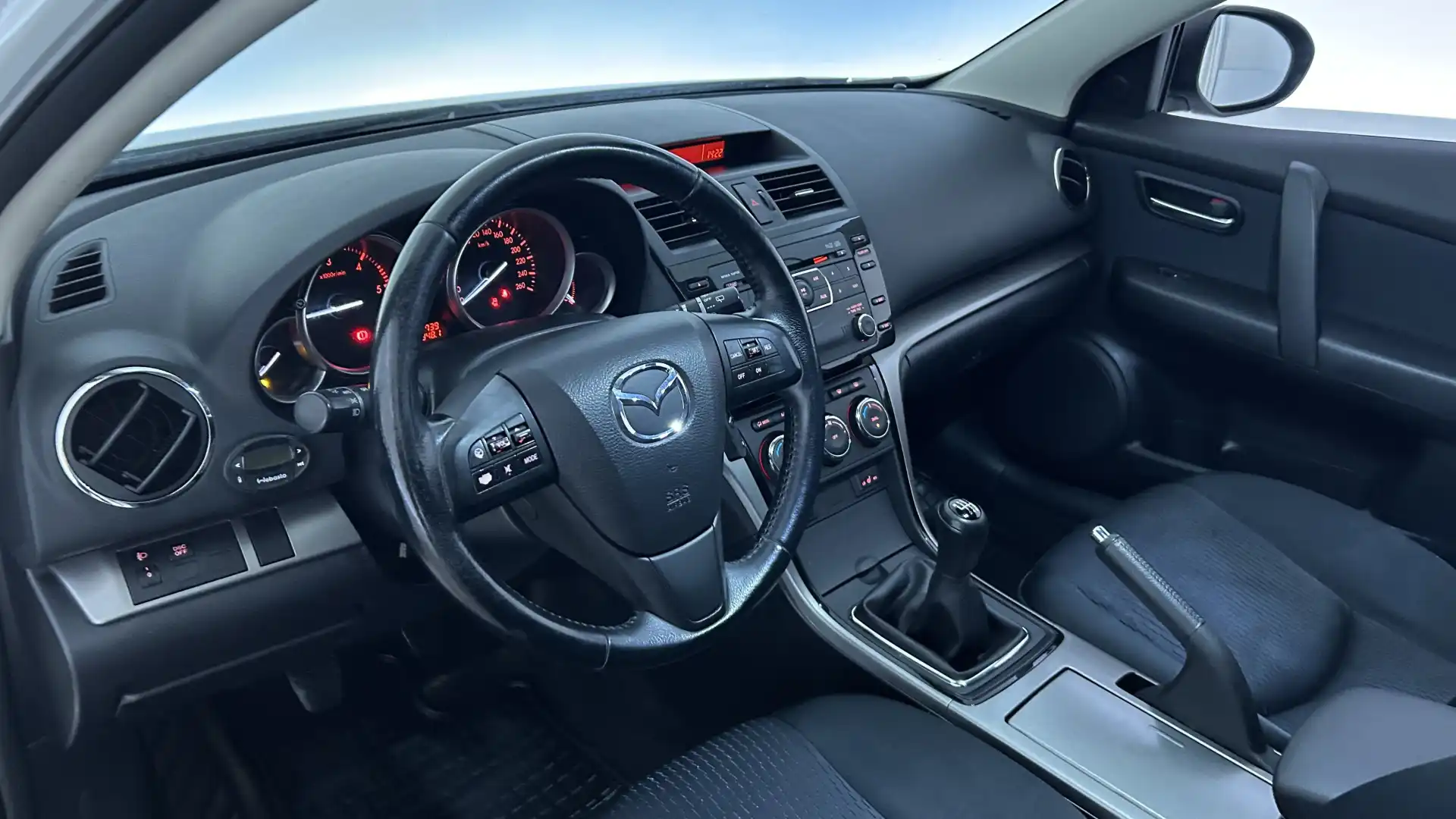 car-image