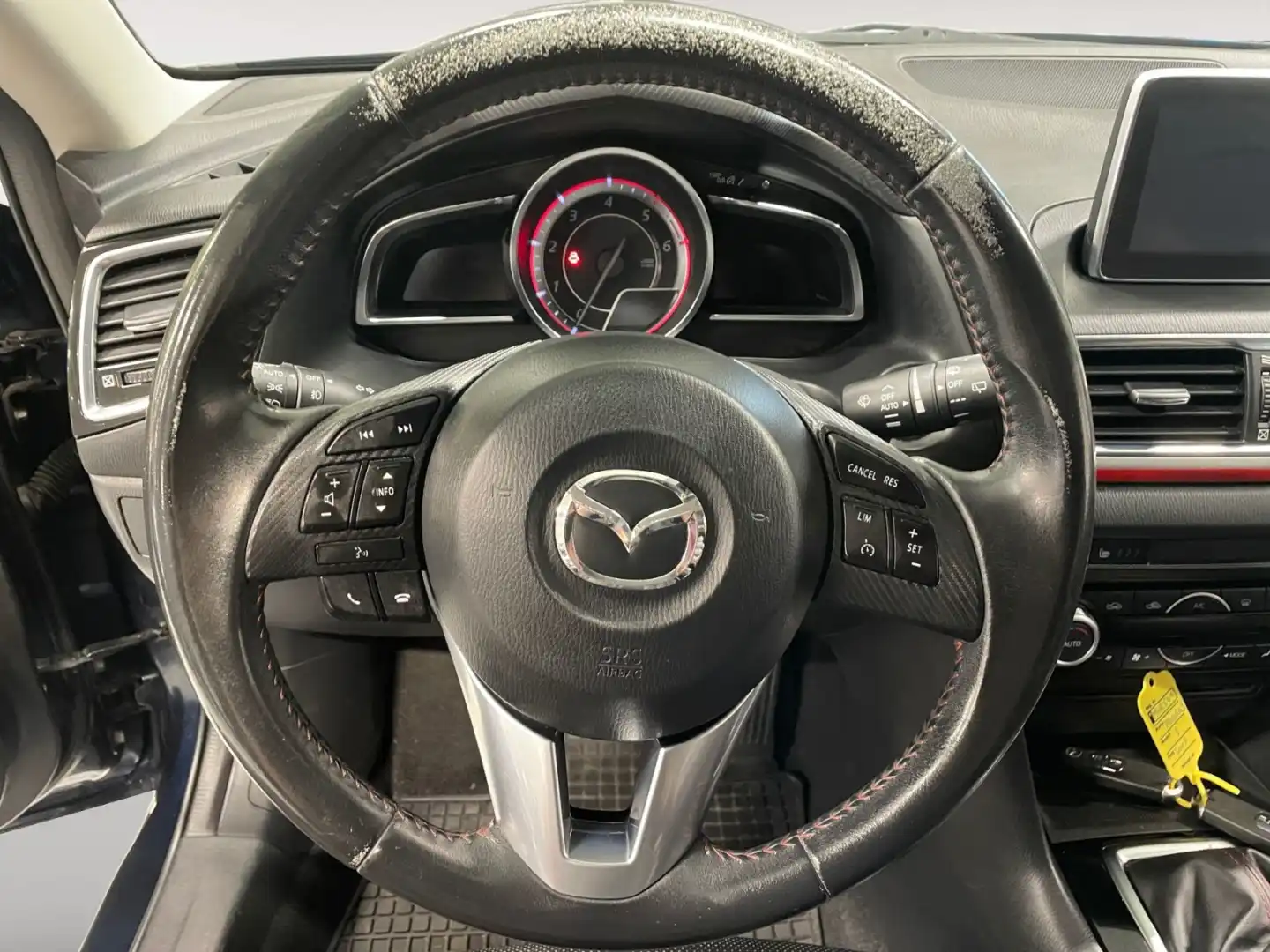 car-image