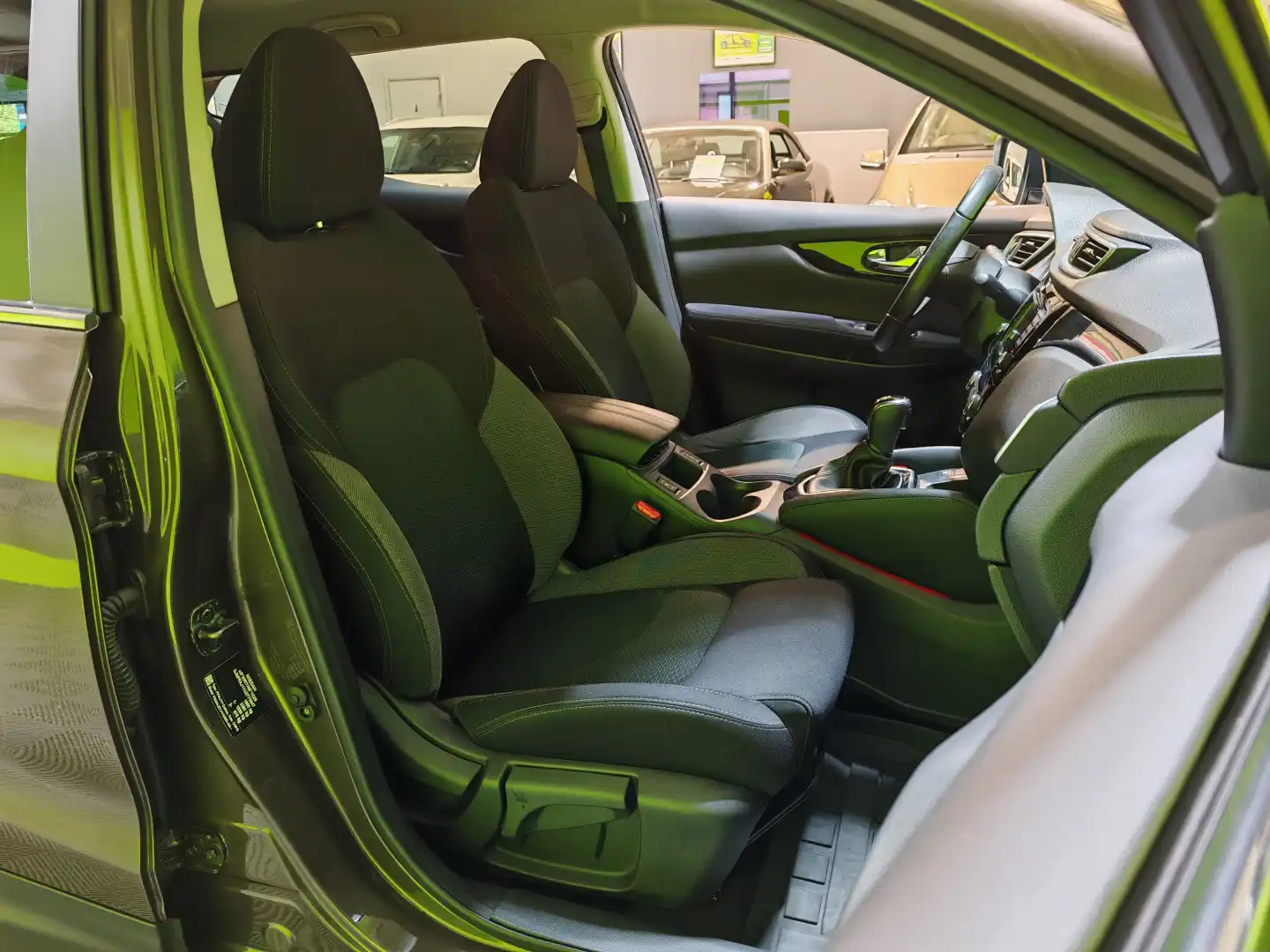 car-image