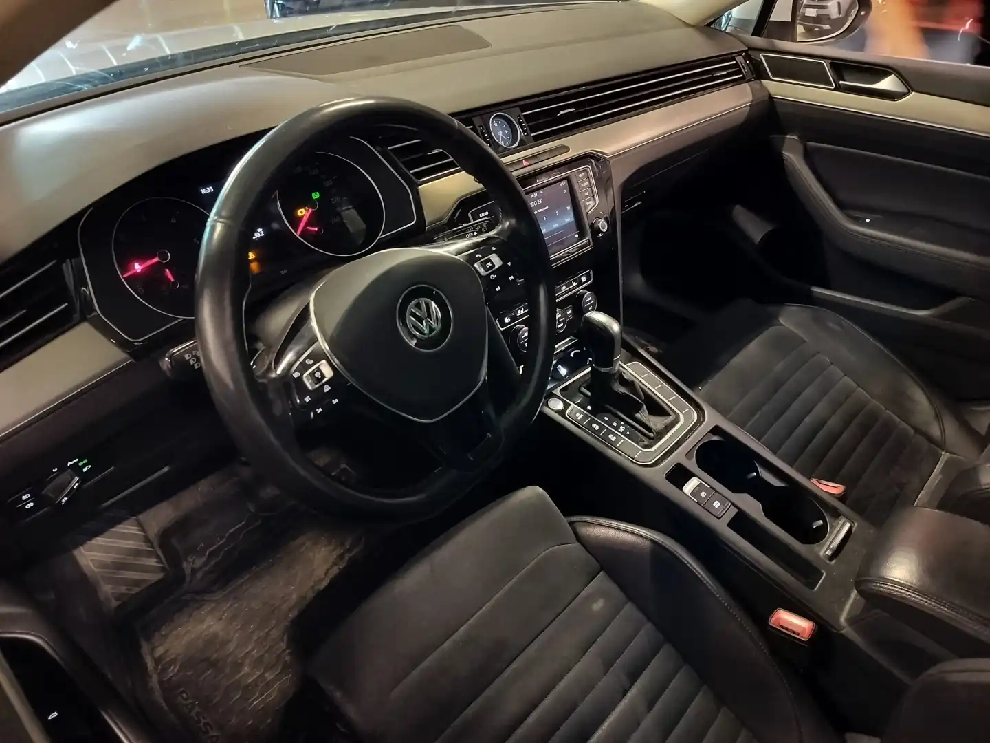 car-image