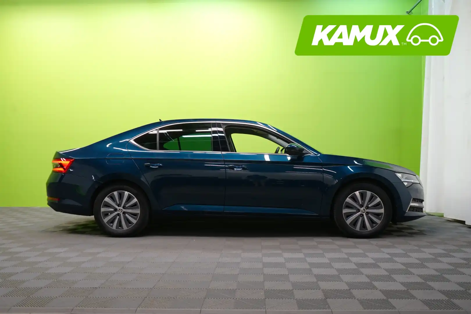 car-image