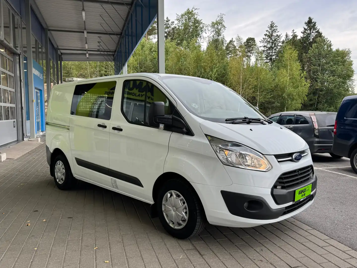 car-image