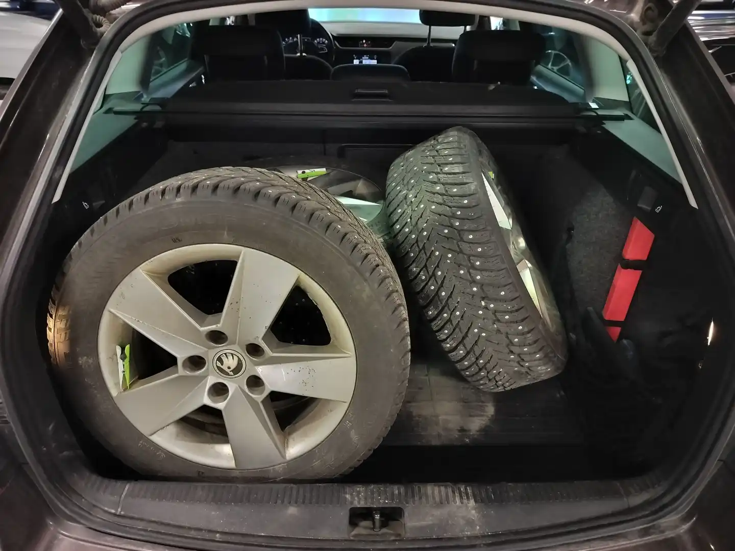 car-image