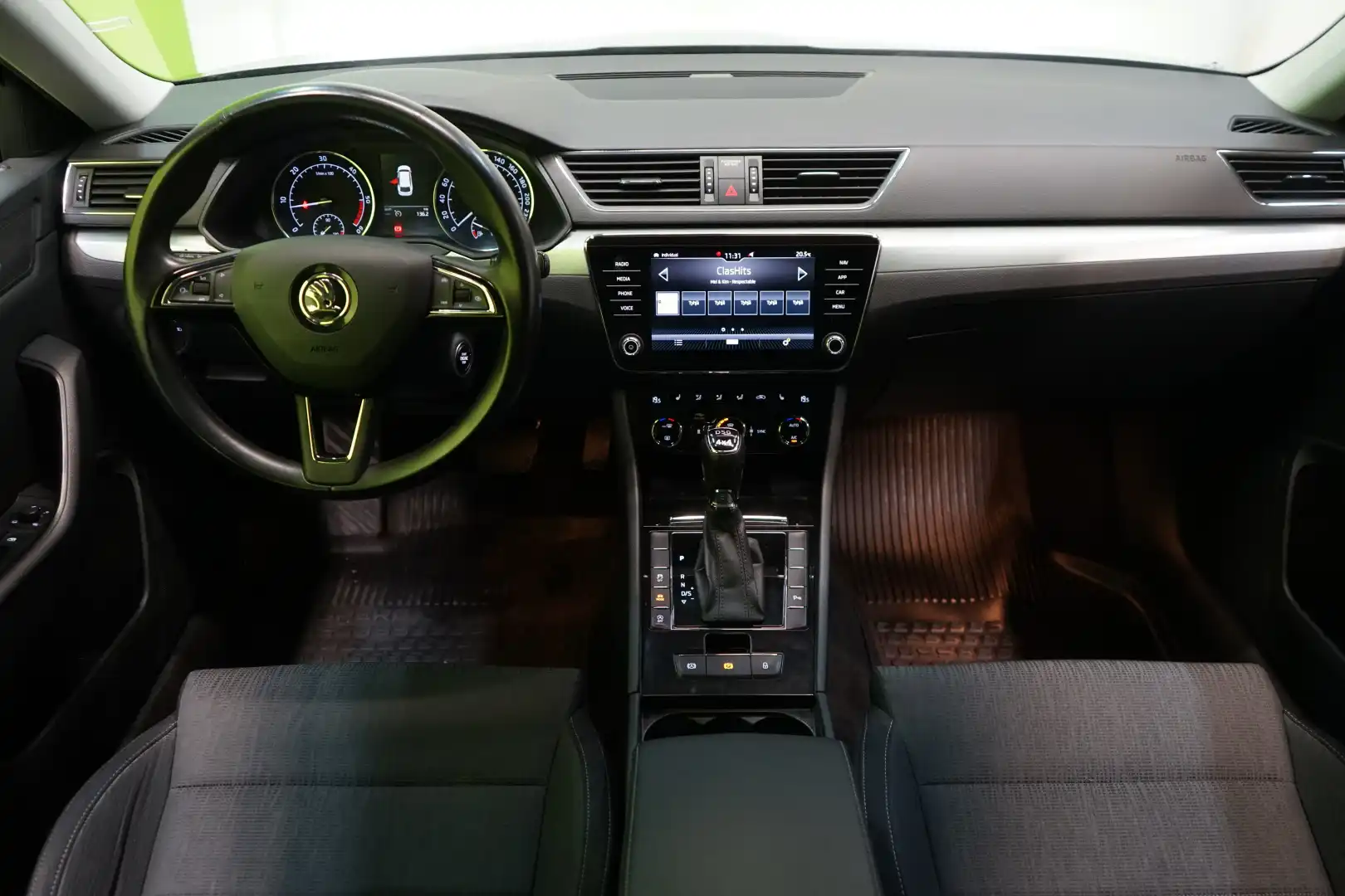 car-image