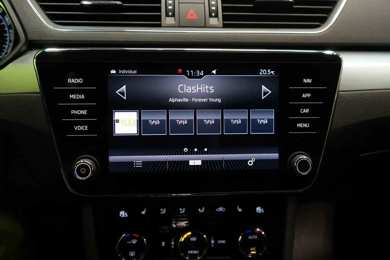 car-image