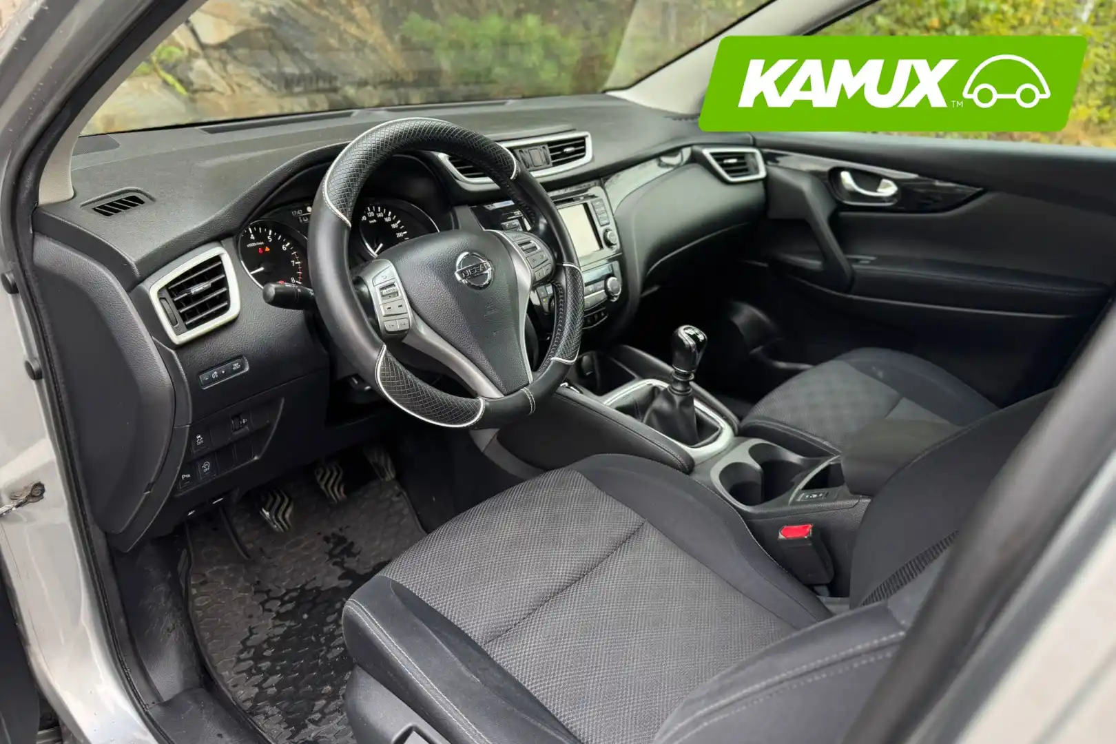 car-image