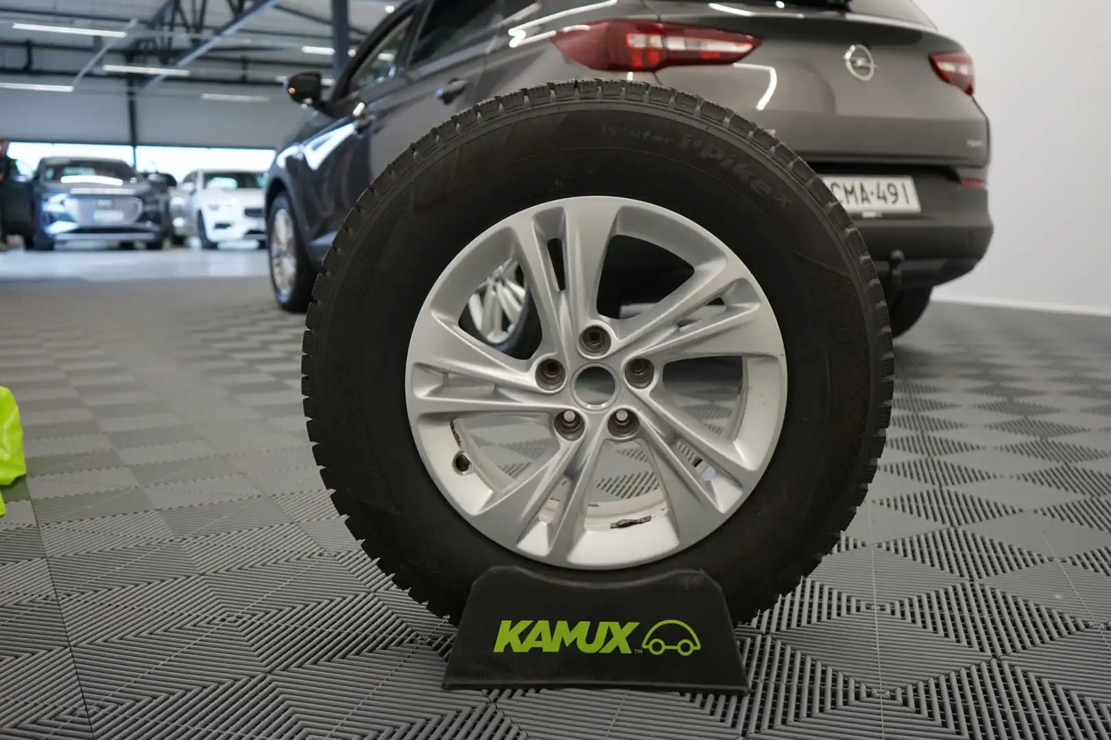 car-image