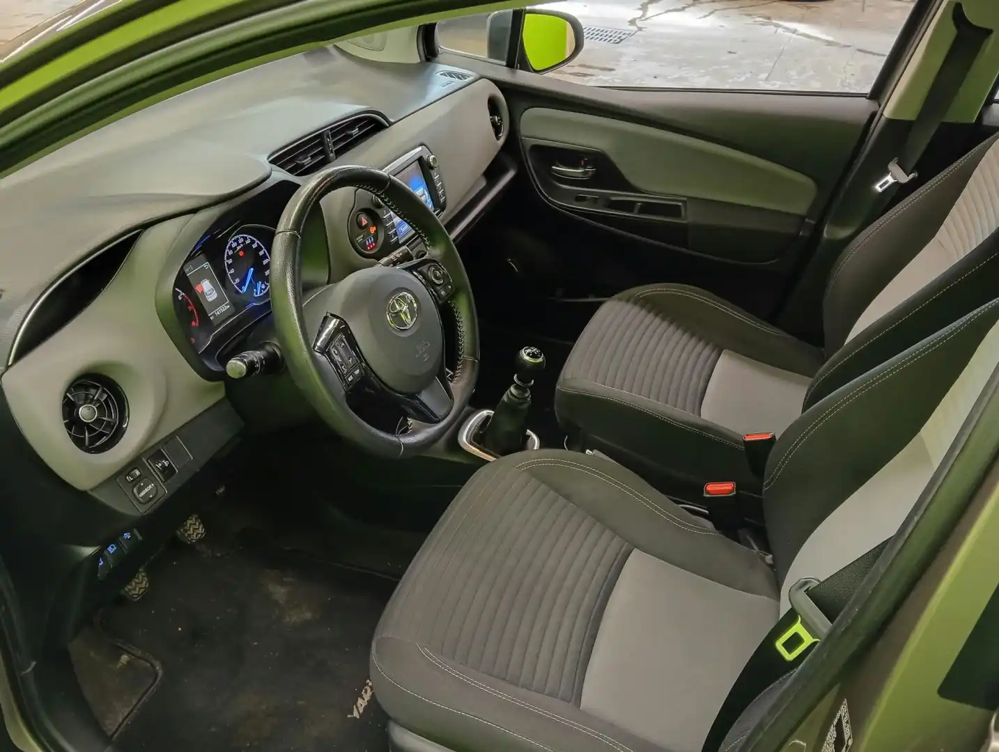 car-image