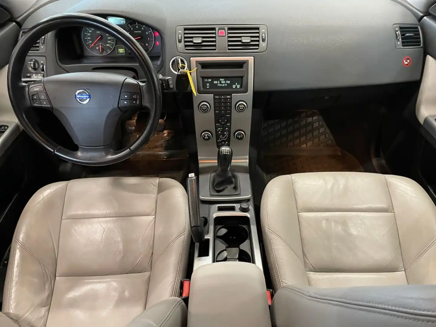 car-image