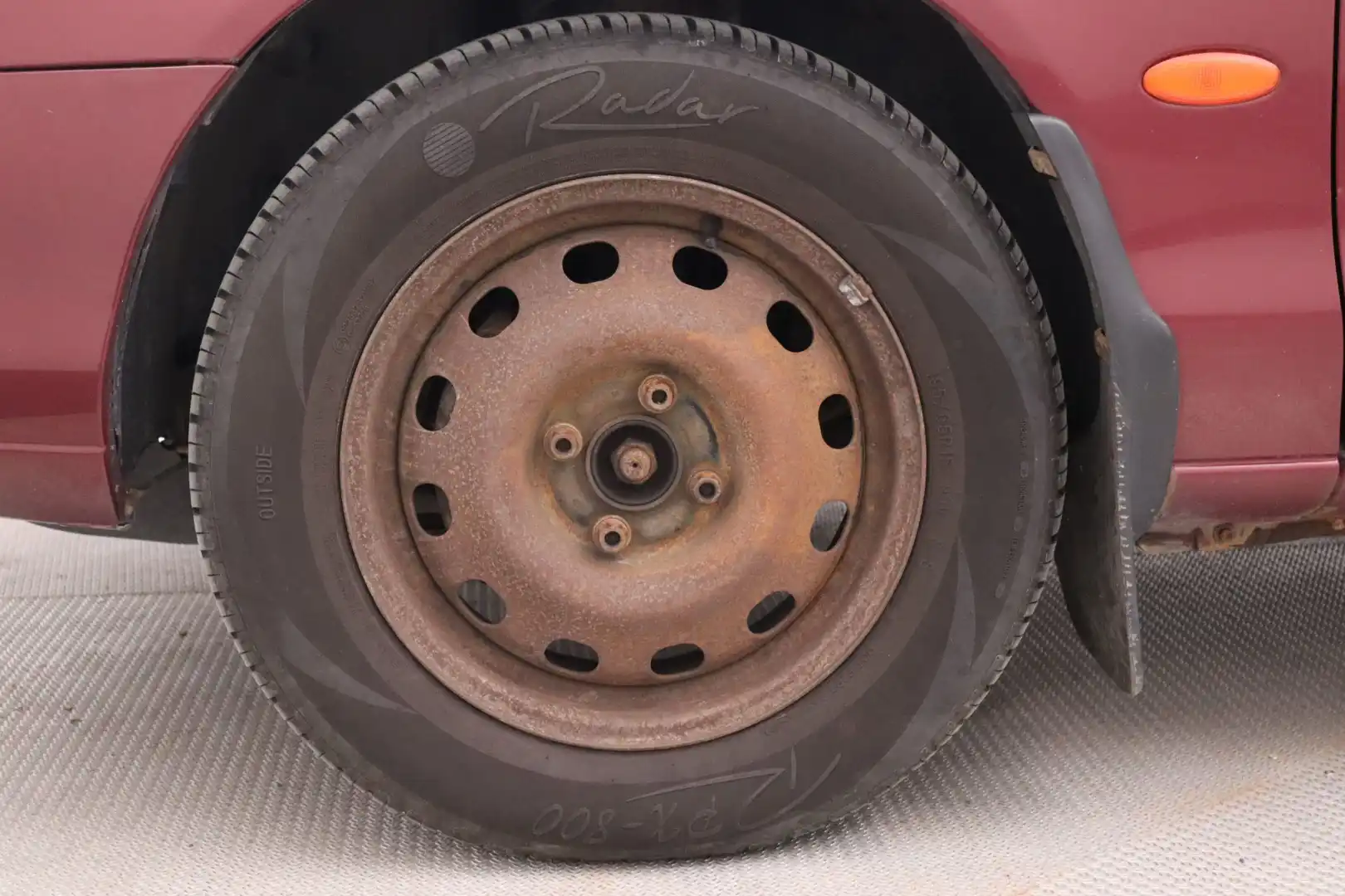 car-image