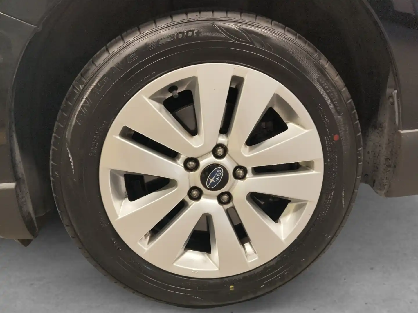 car-image