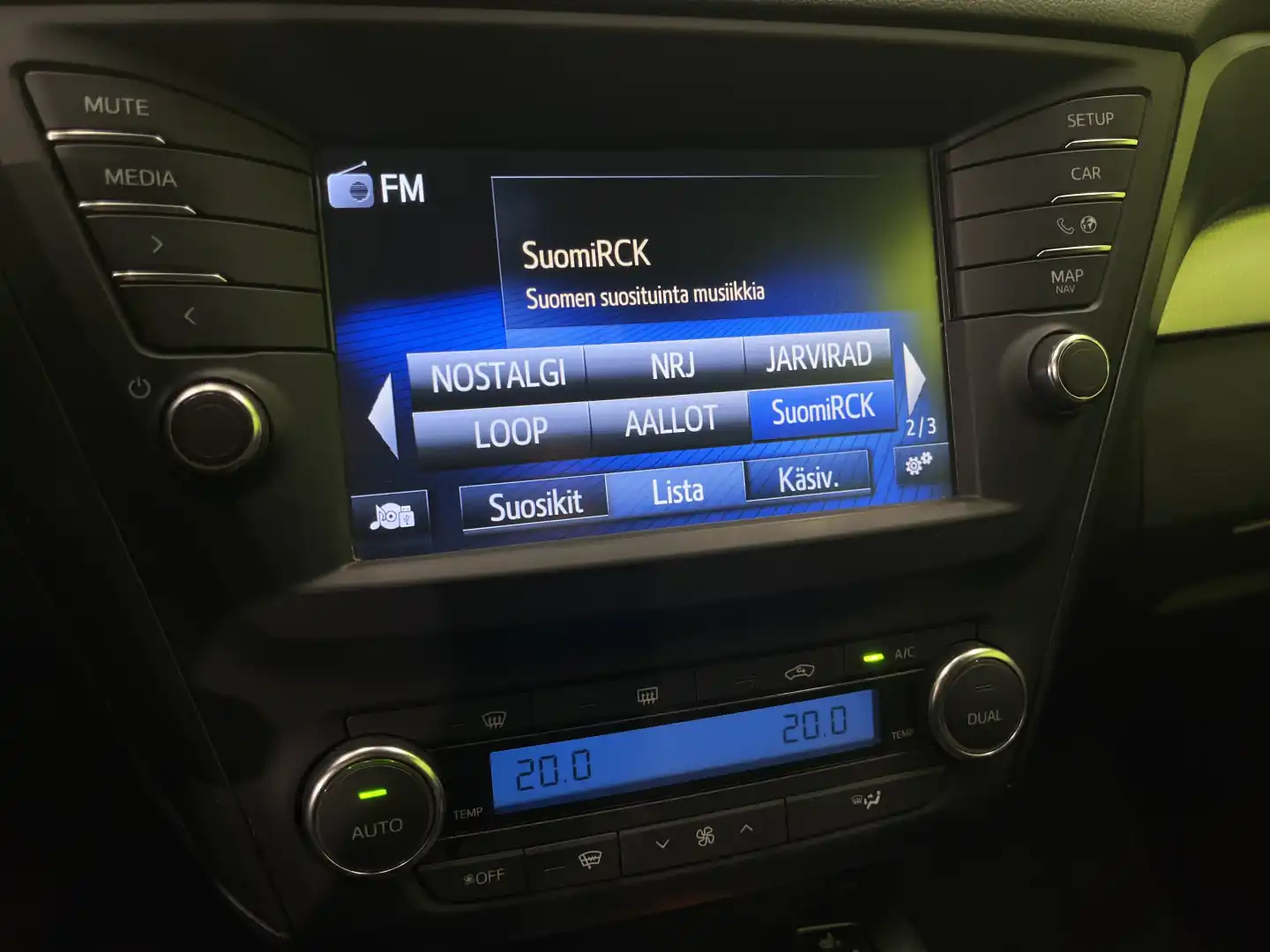 car-image