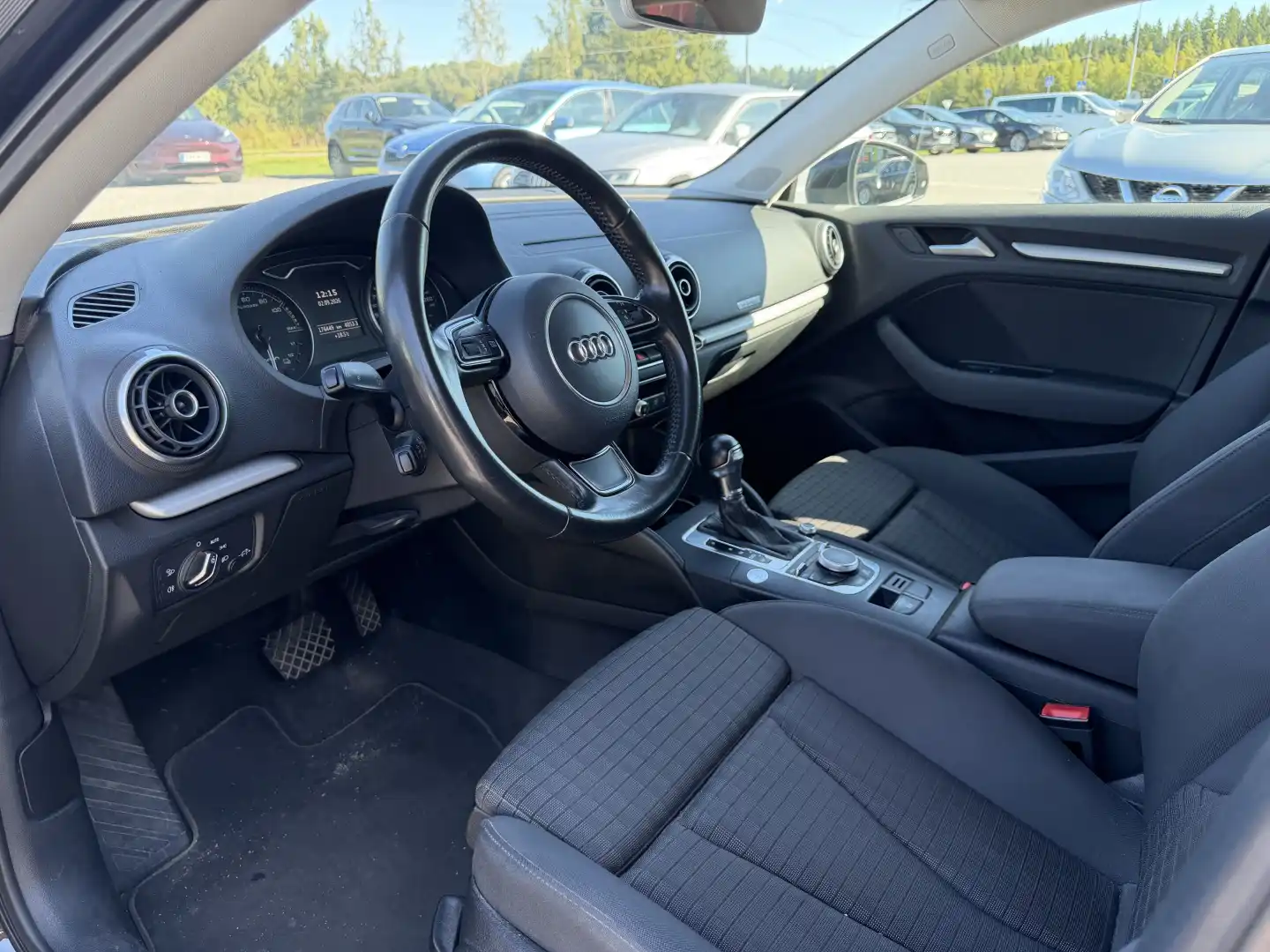 car-image