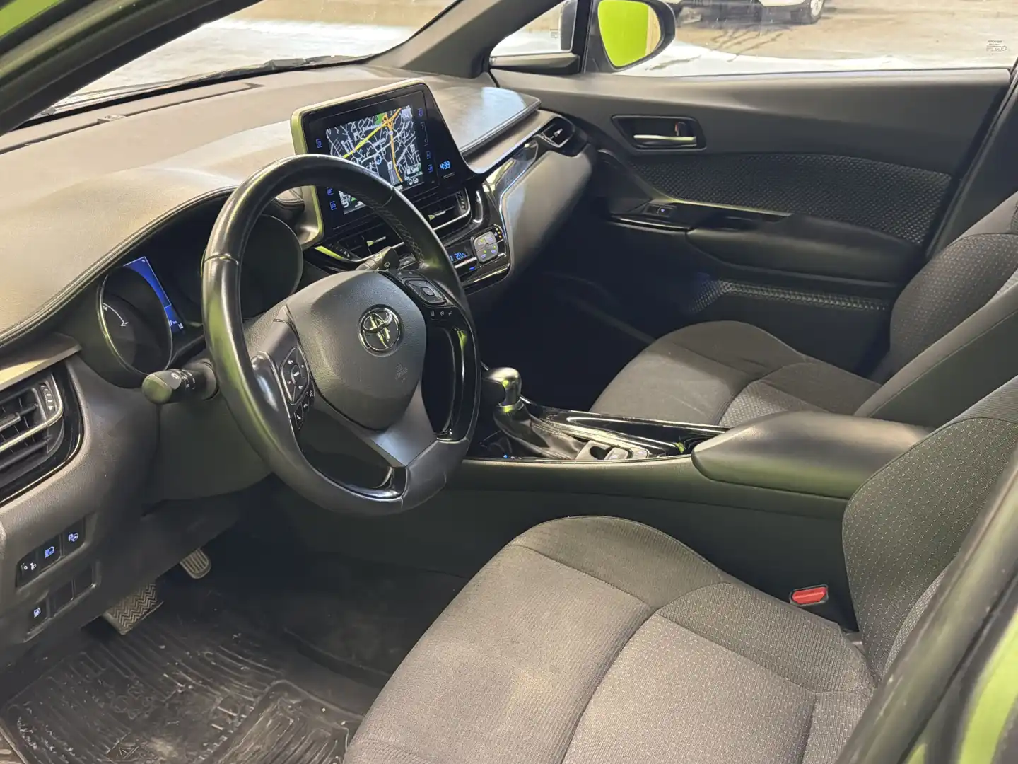car-image