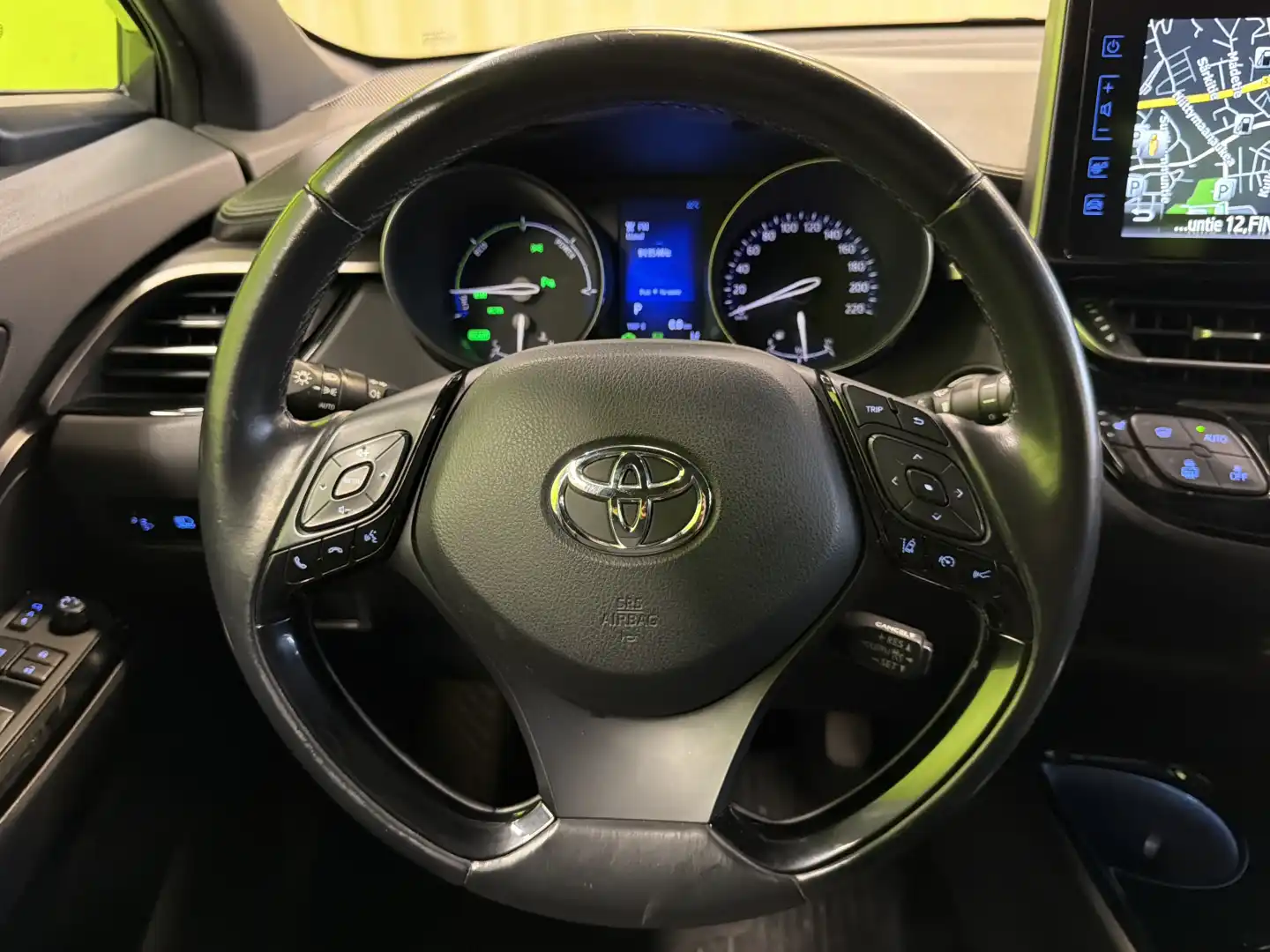 car-image