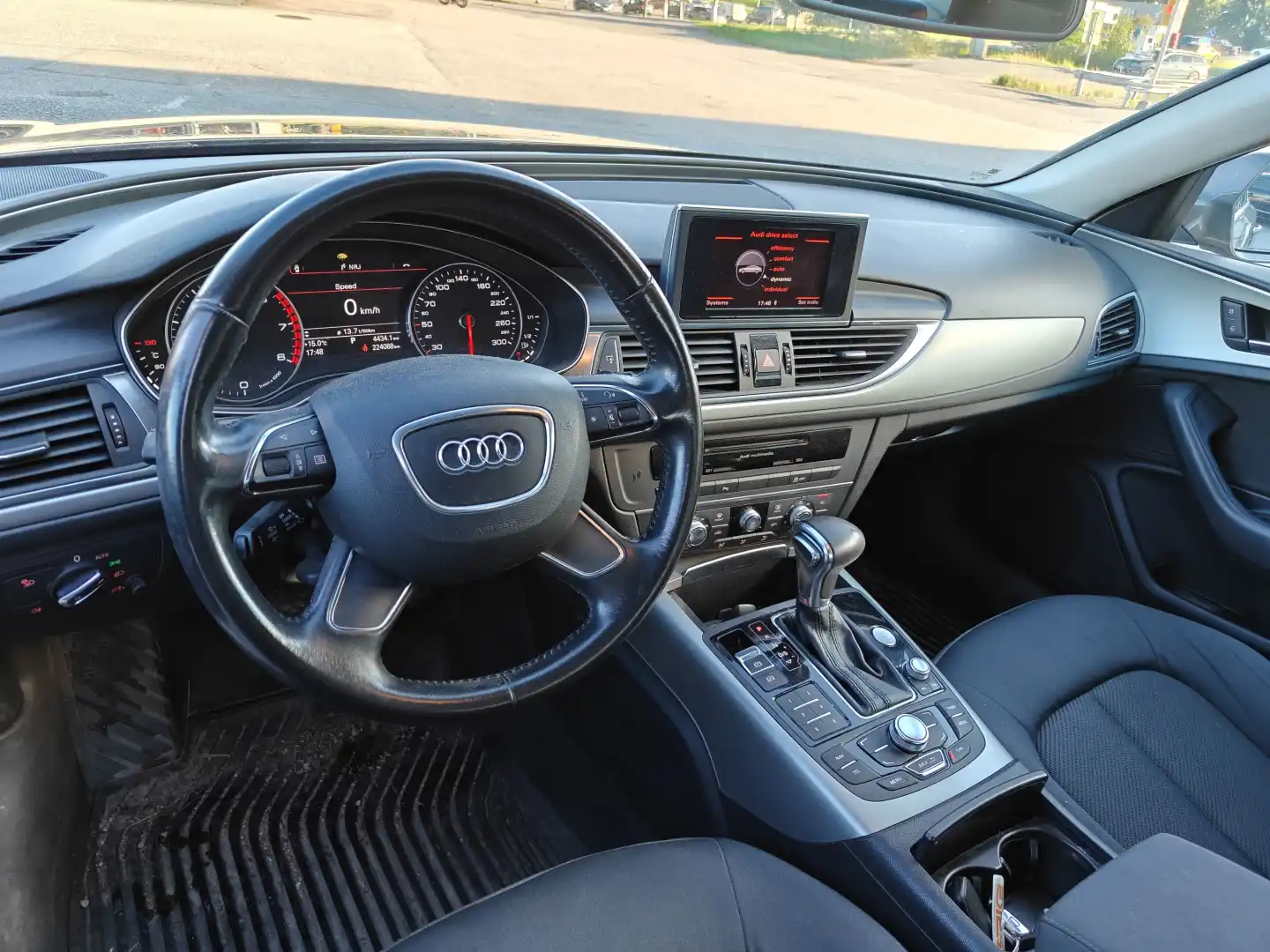 car-image