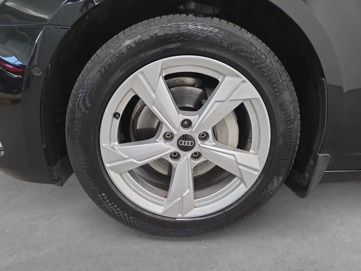 car-image