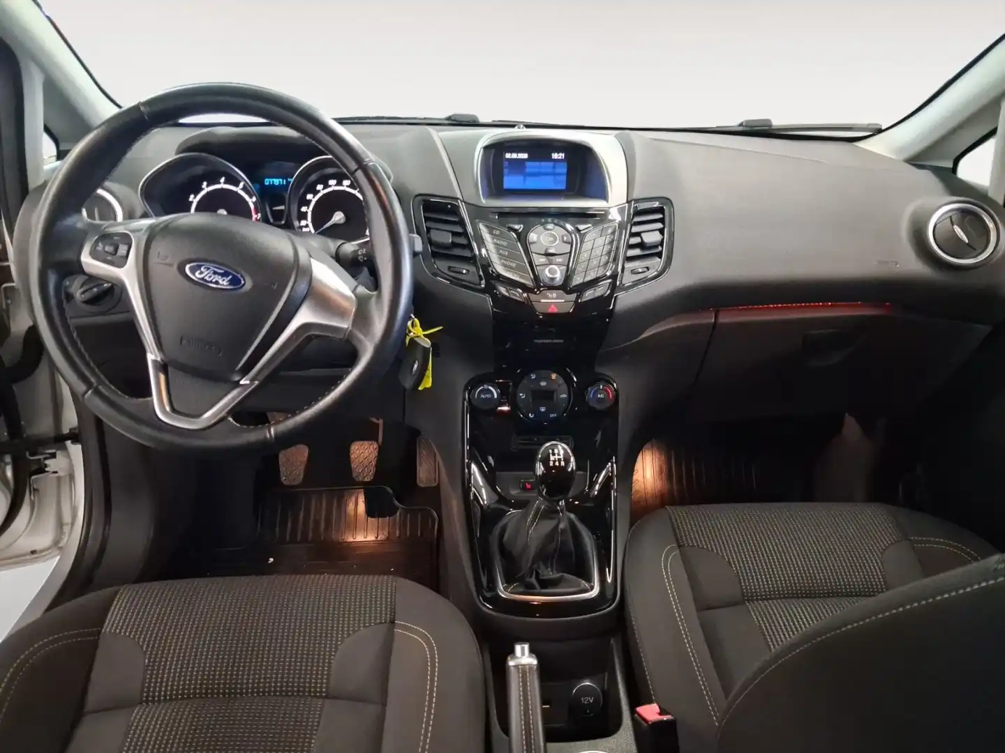 car-image