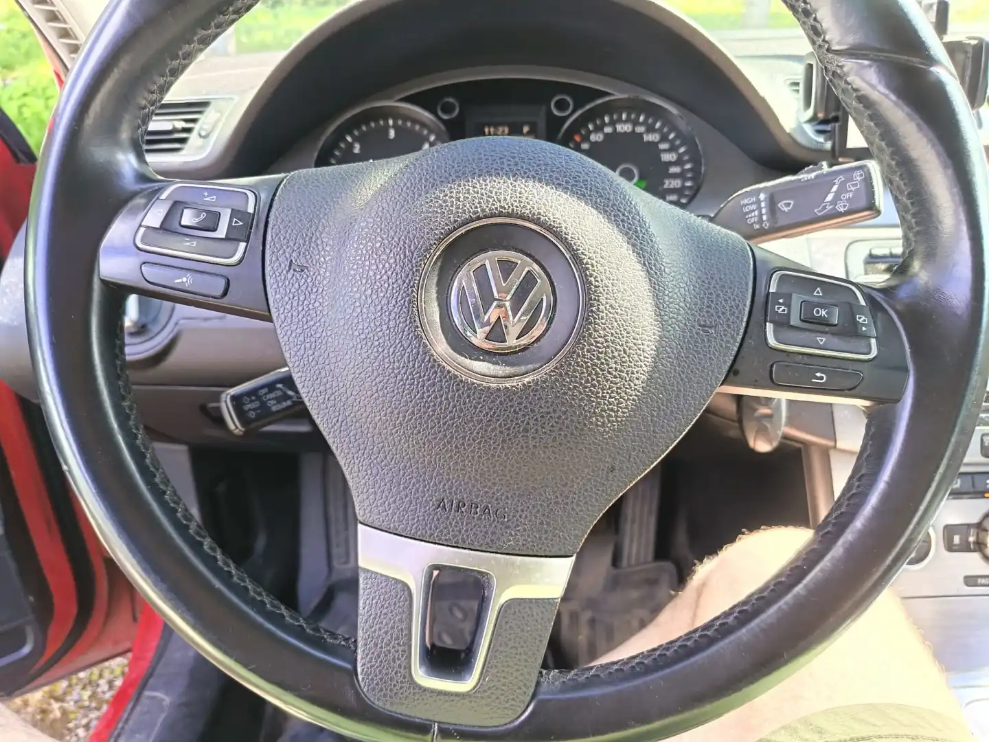 car-image