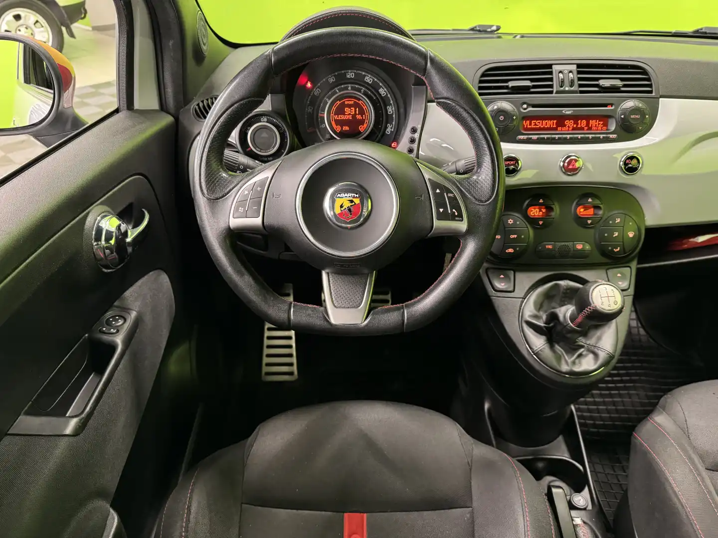 car-image