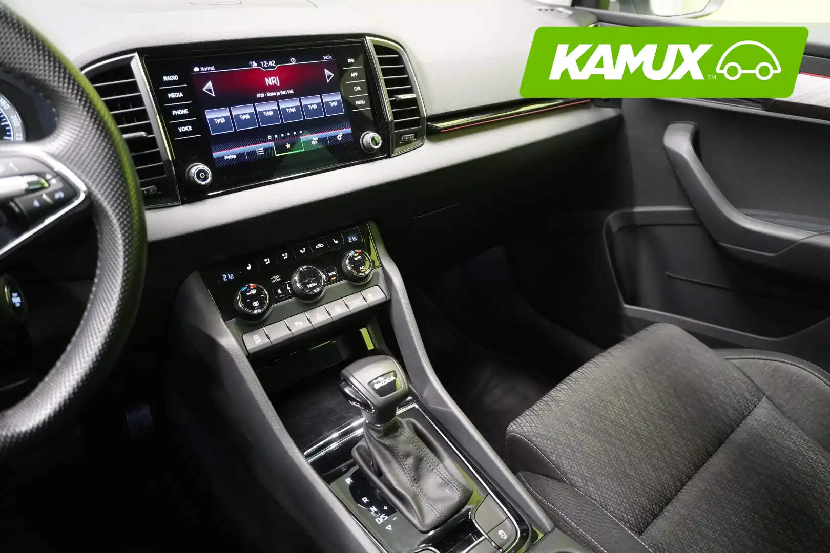 car-image