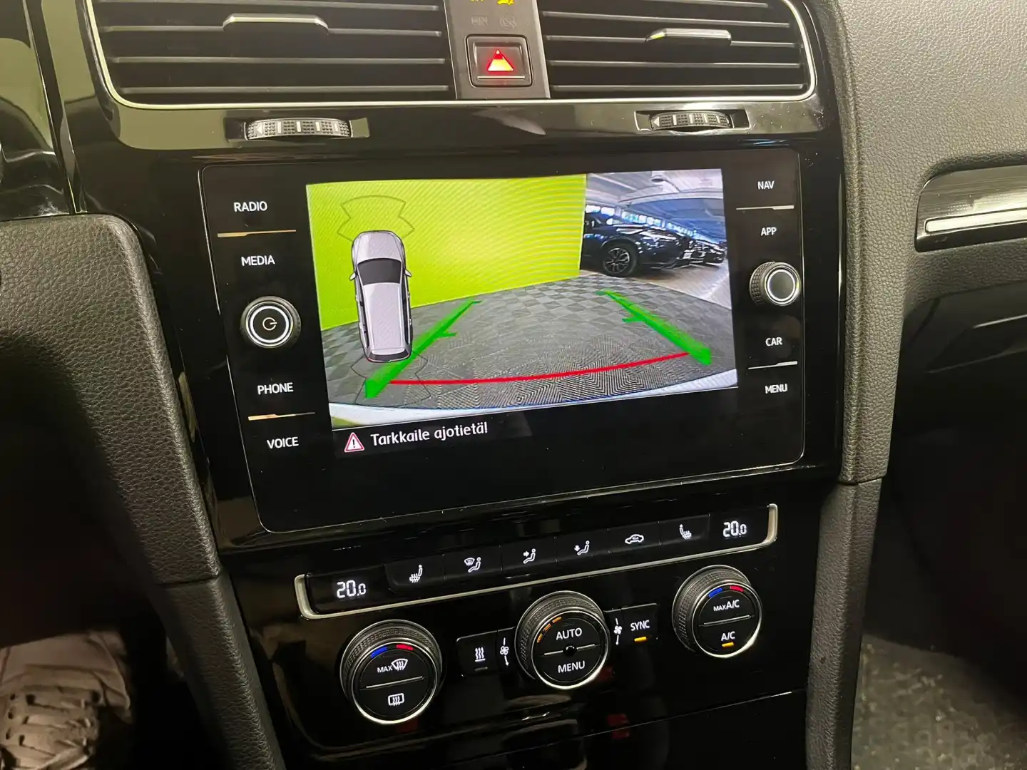 car-image