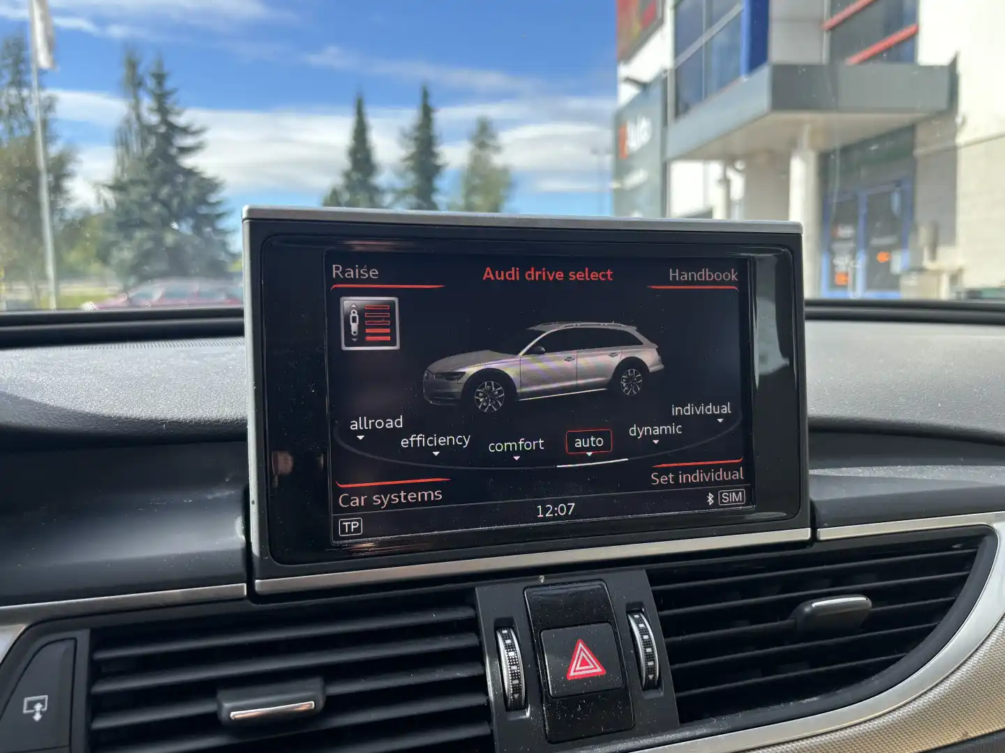 car-image