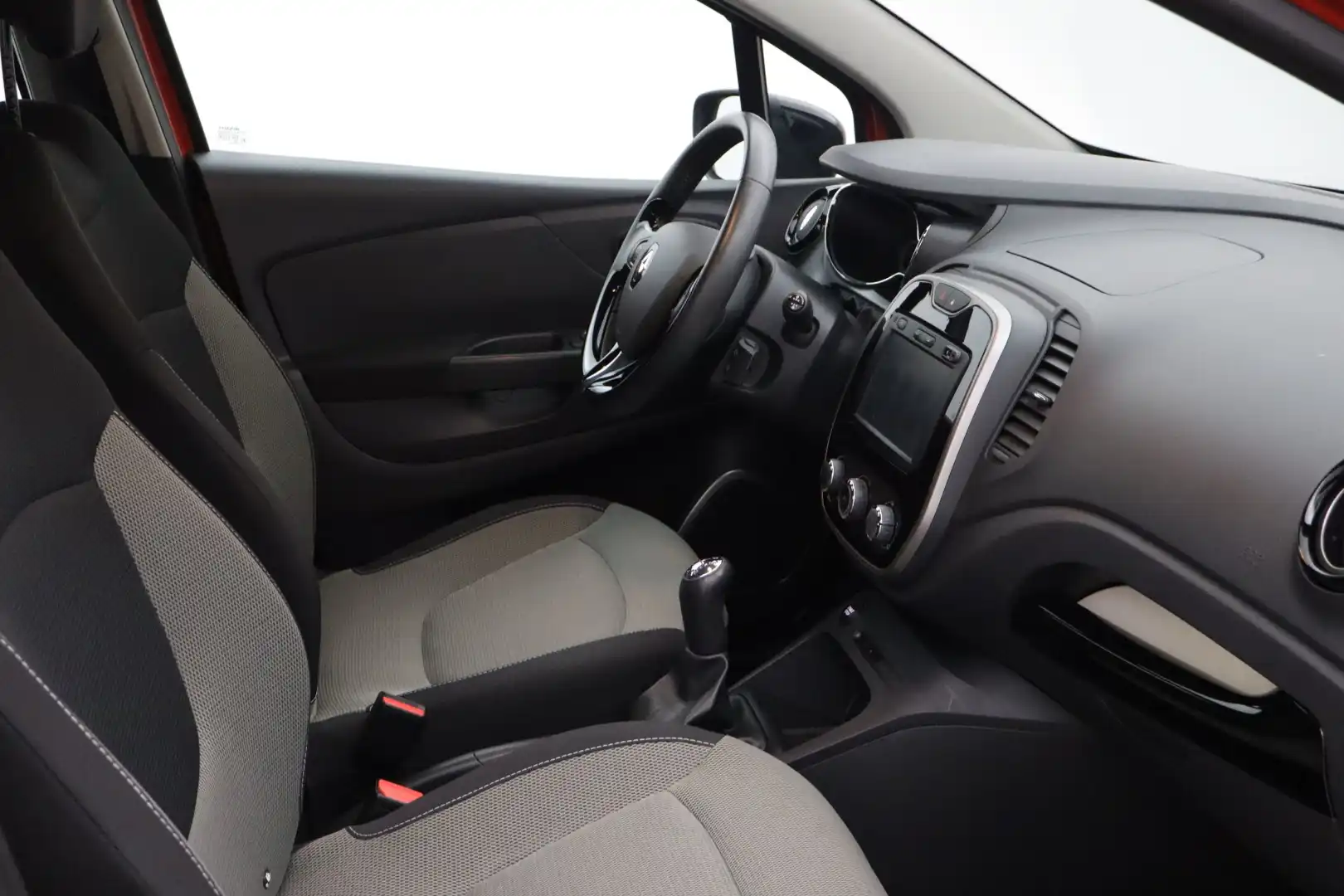 car-image