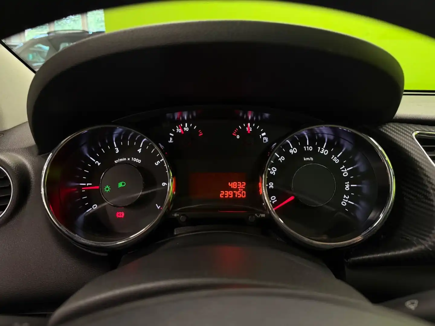 car-image