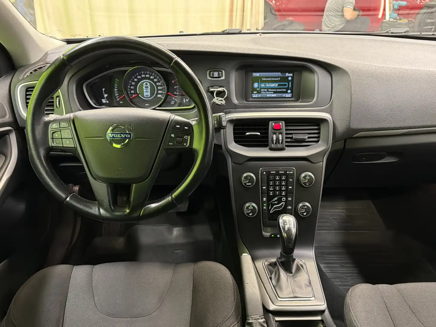 car-image