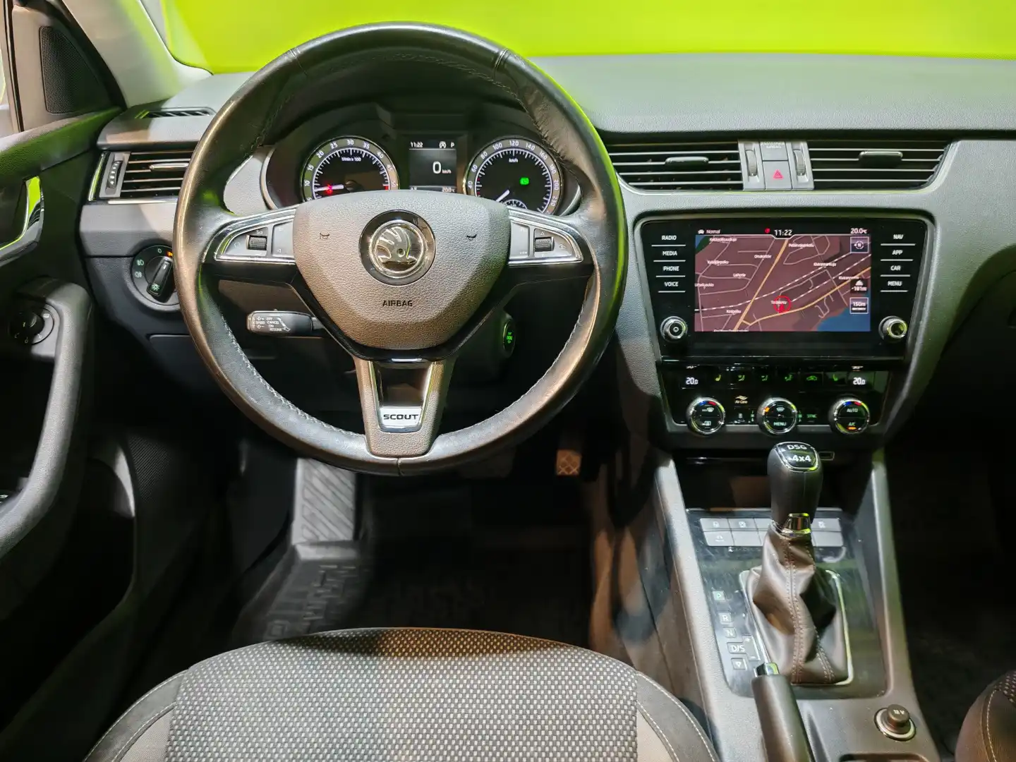 car-image