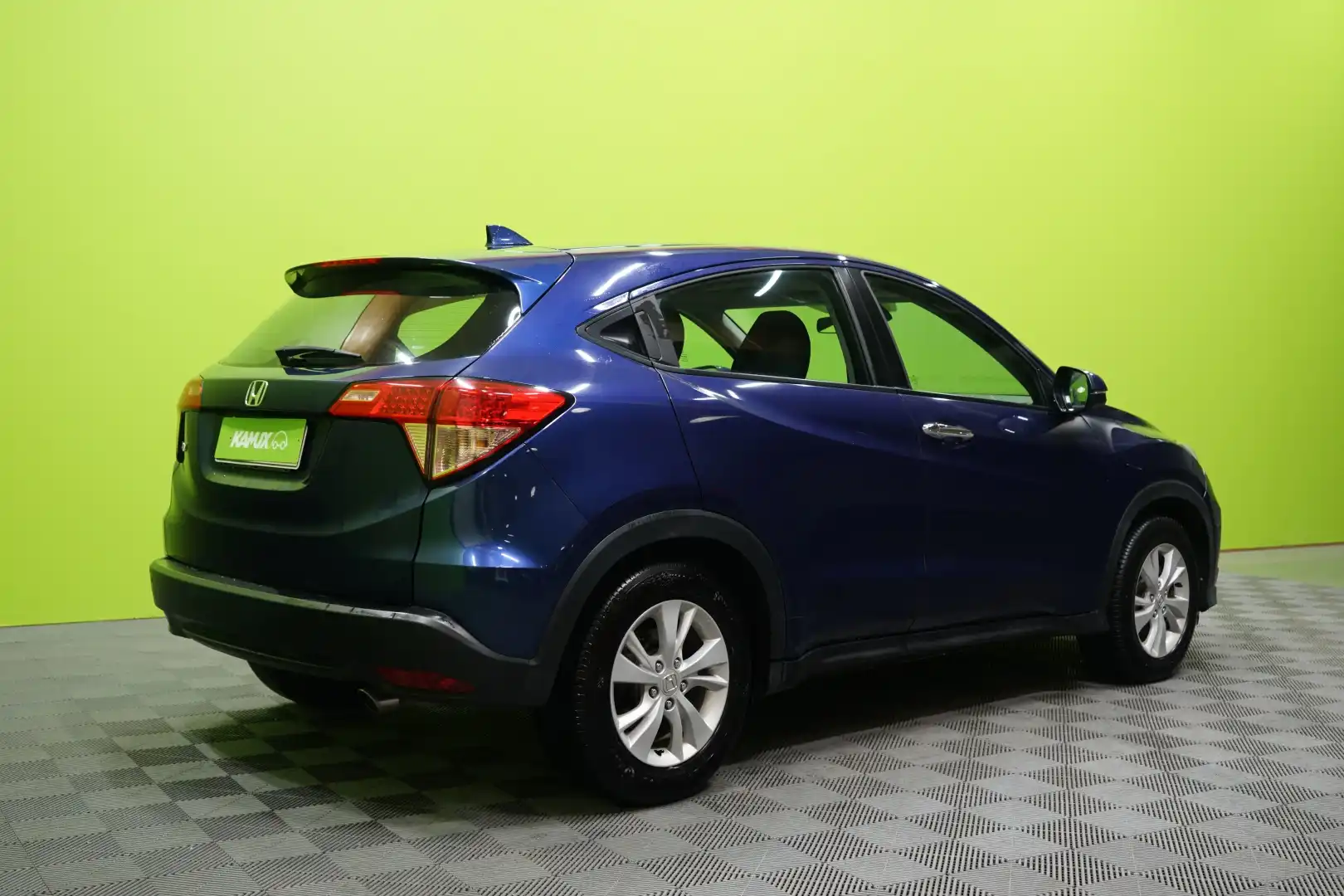 car-image
