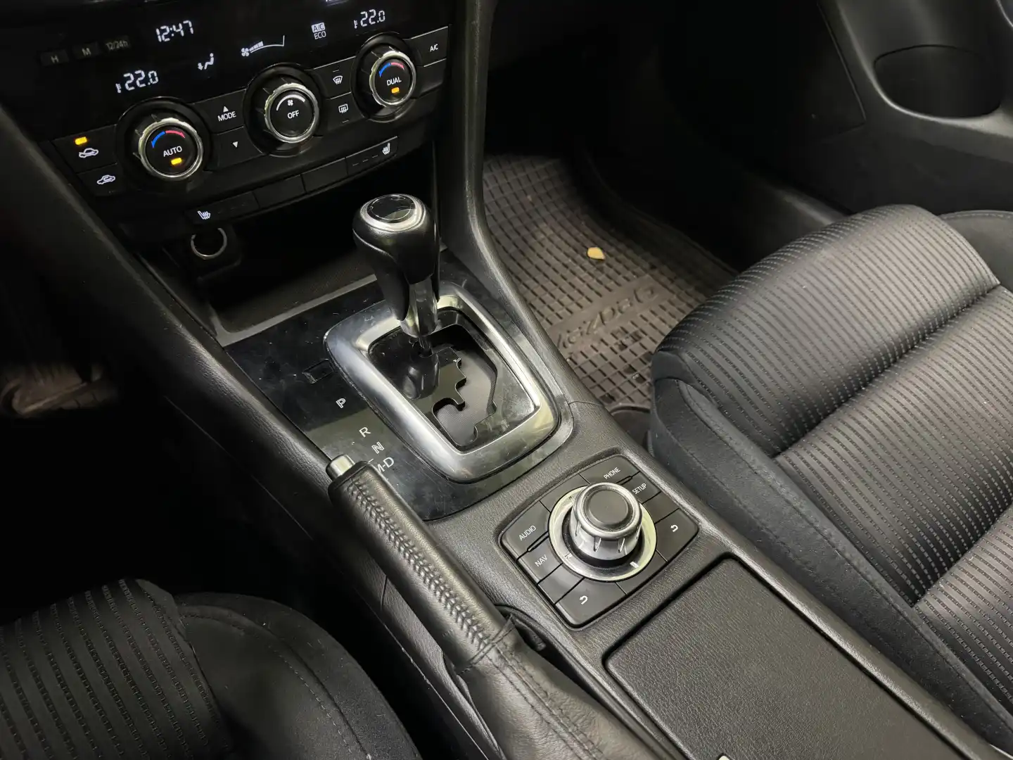 car-image