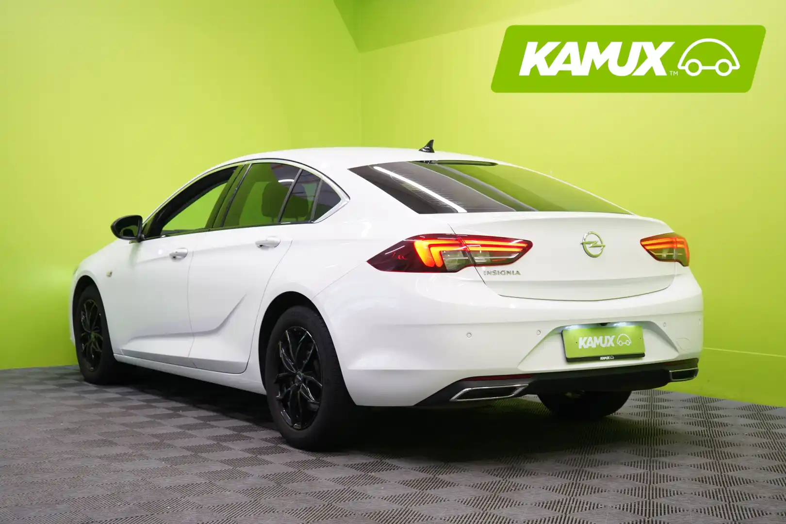 car-image