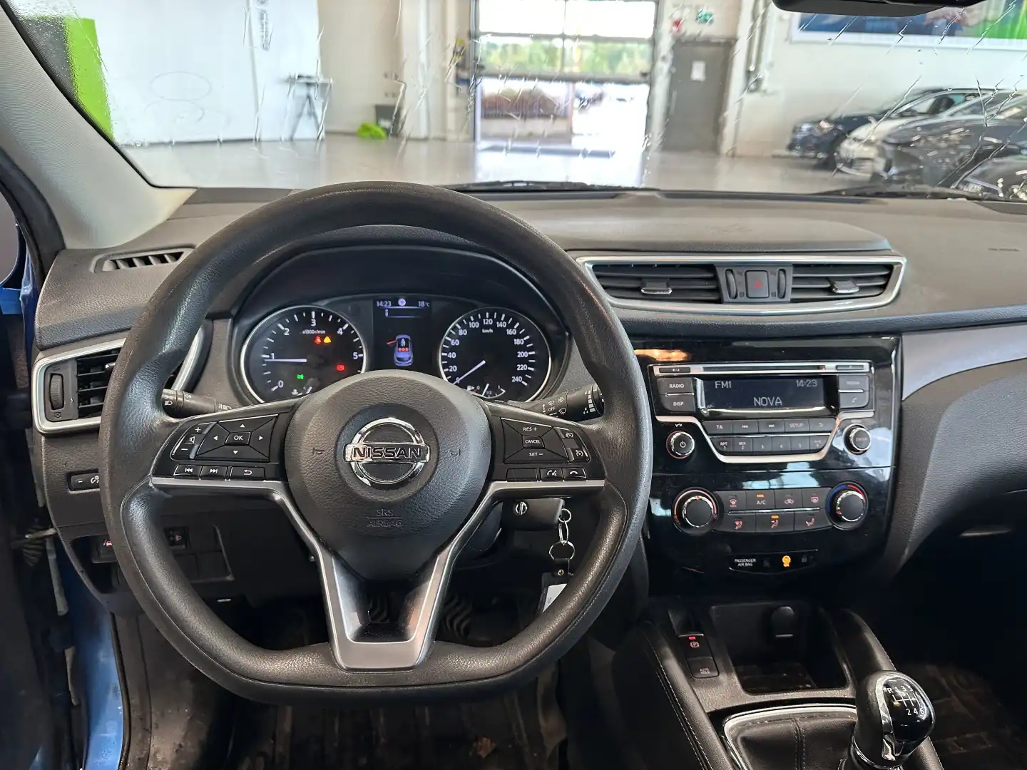 car-image