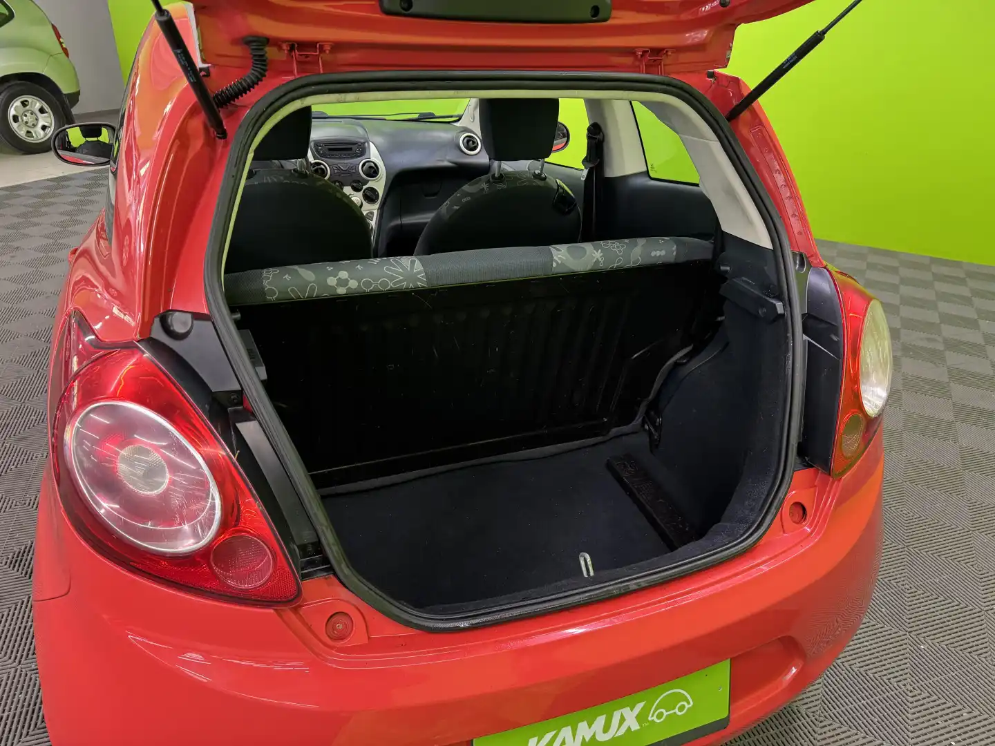 car-image