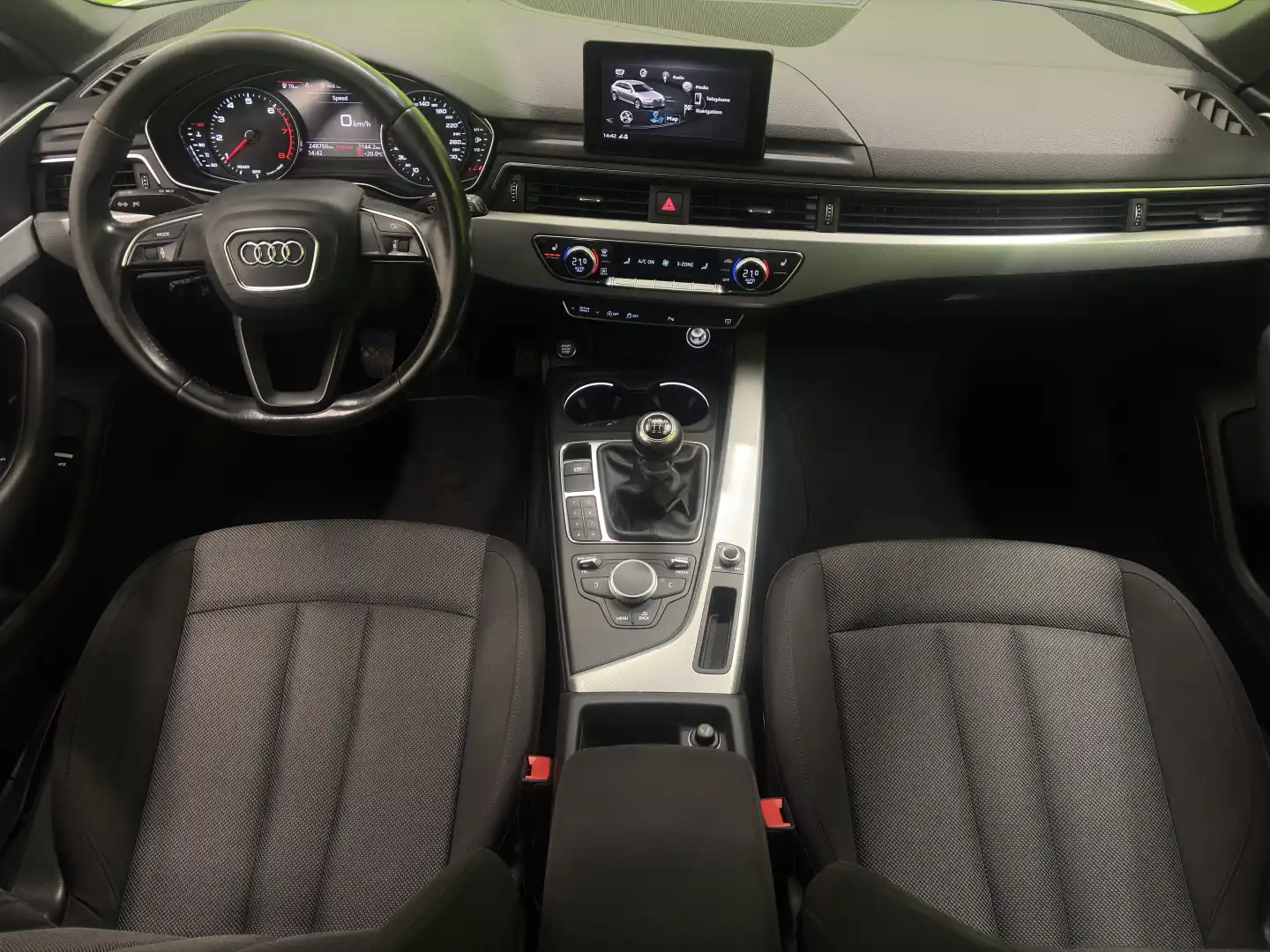 car-image