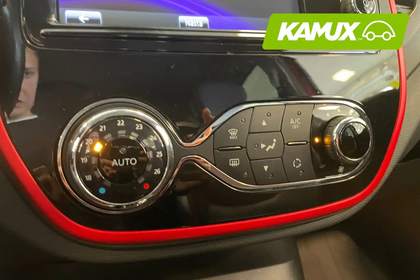 car-image