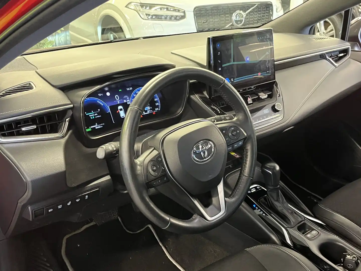 car-image