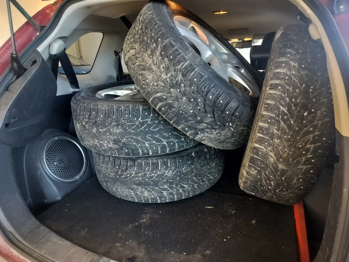 car-image