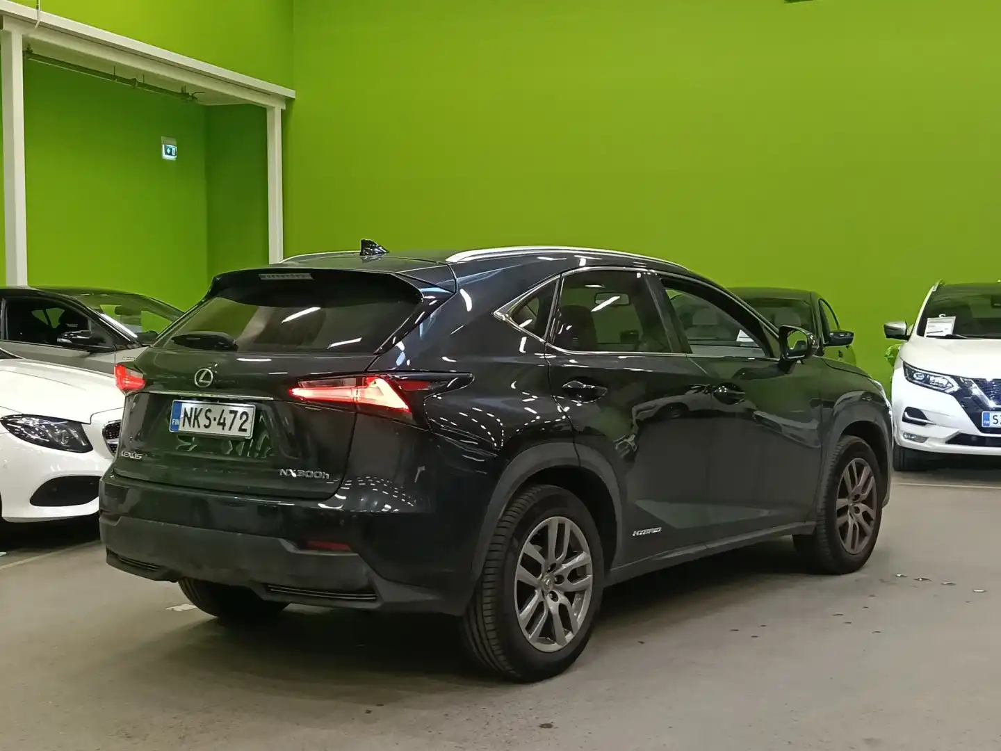 car-image