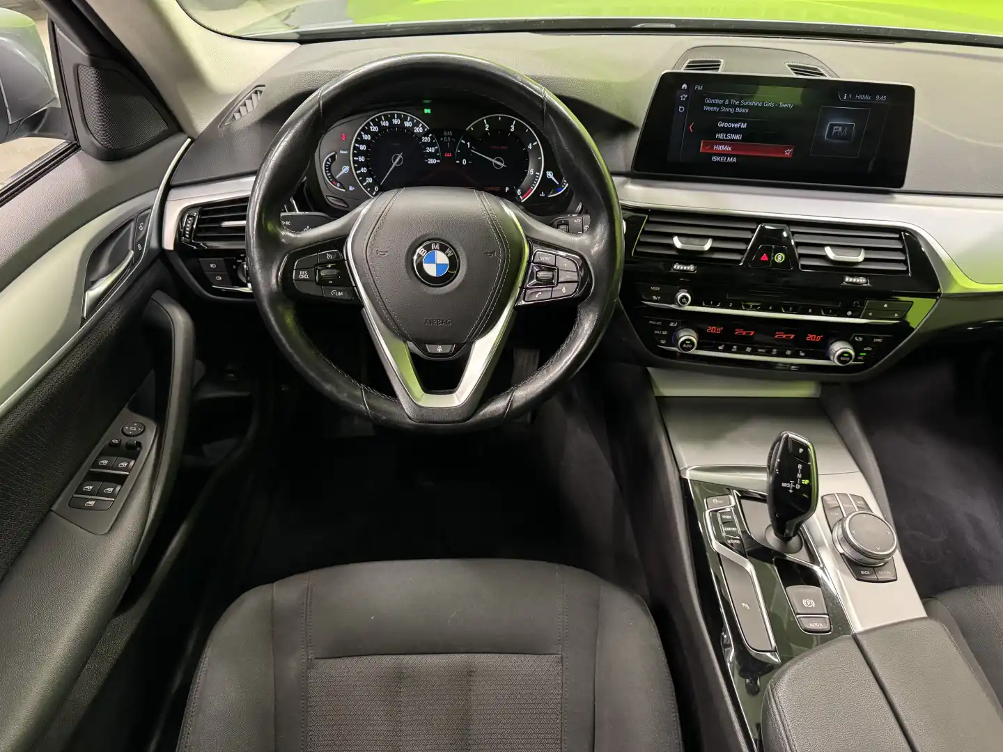 car-image