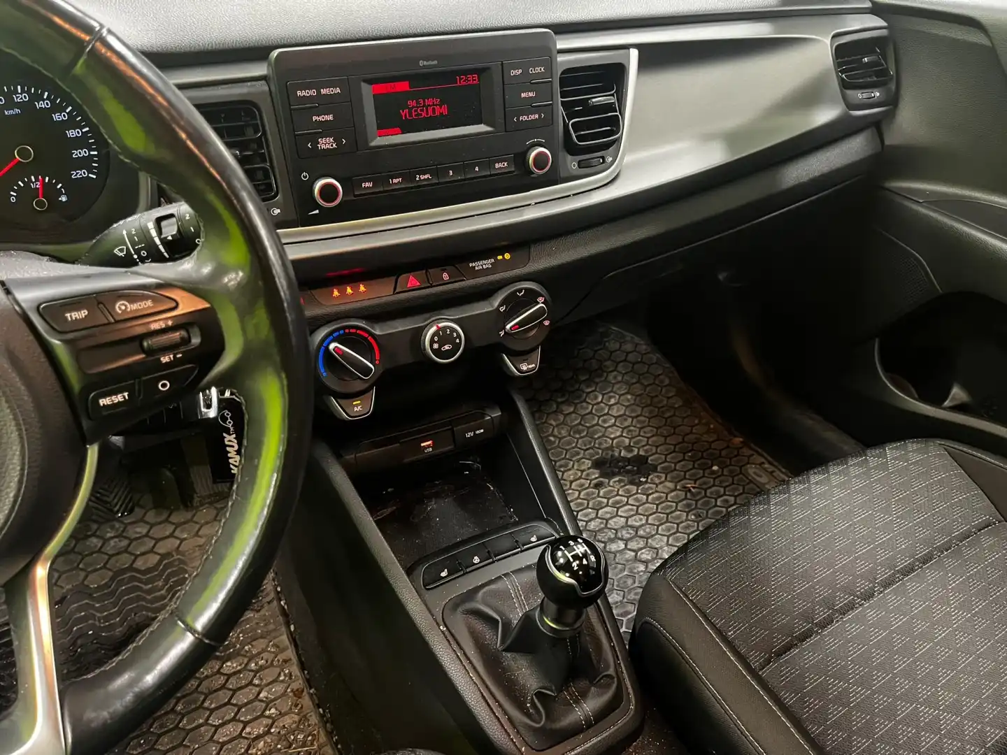 car-image