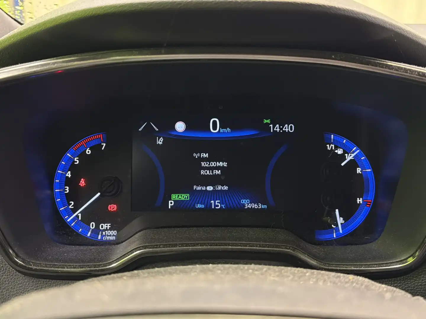 car-image