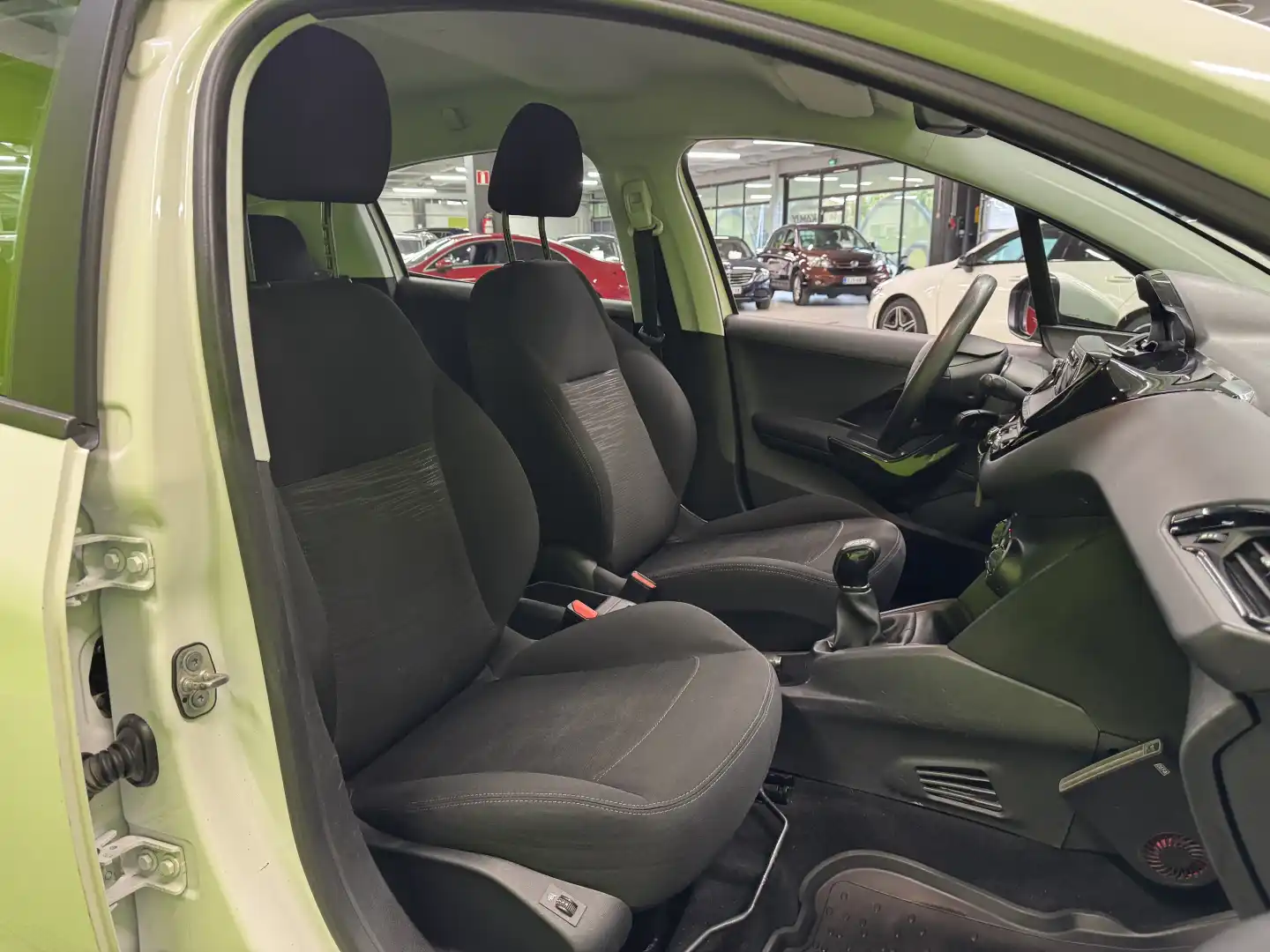 car-image