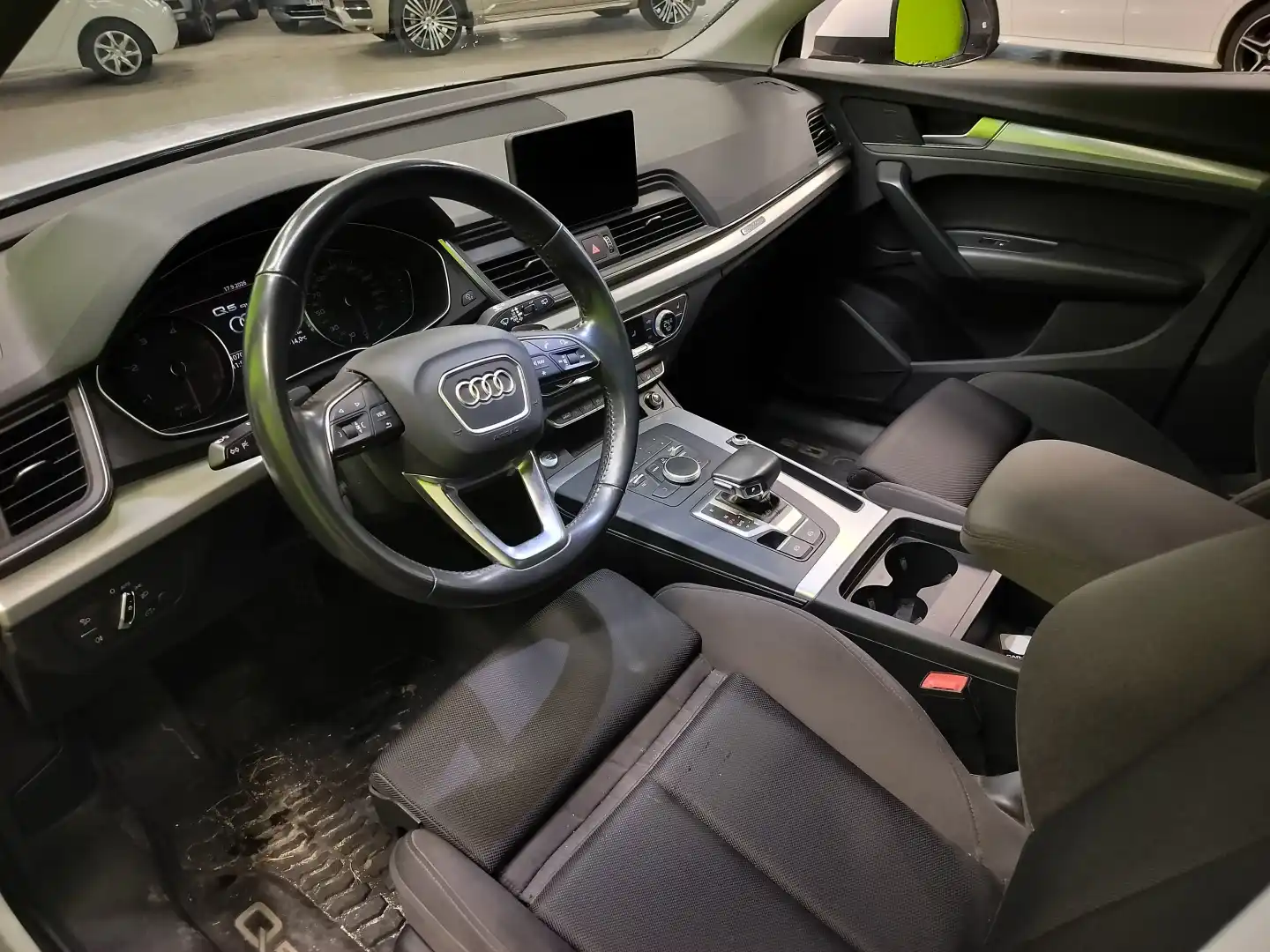 car-image